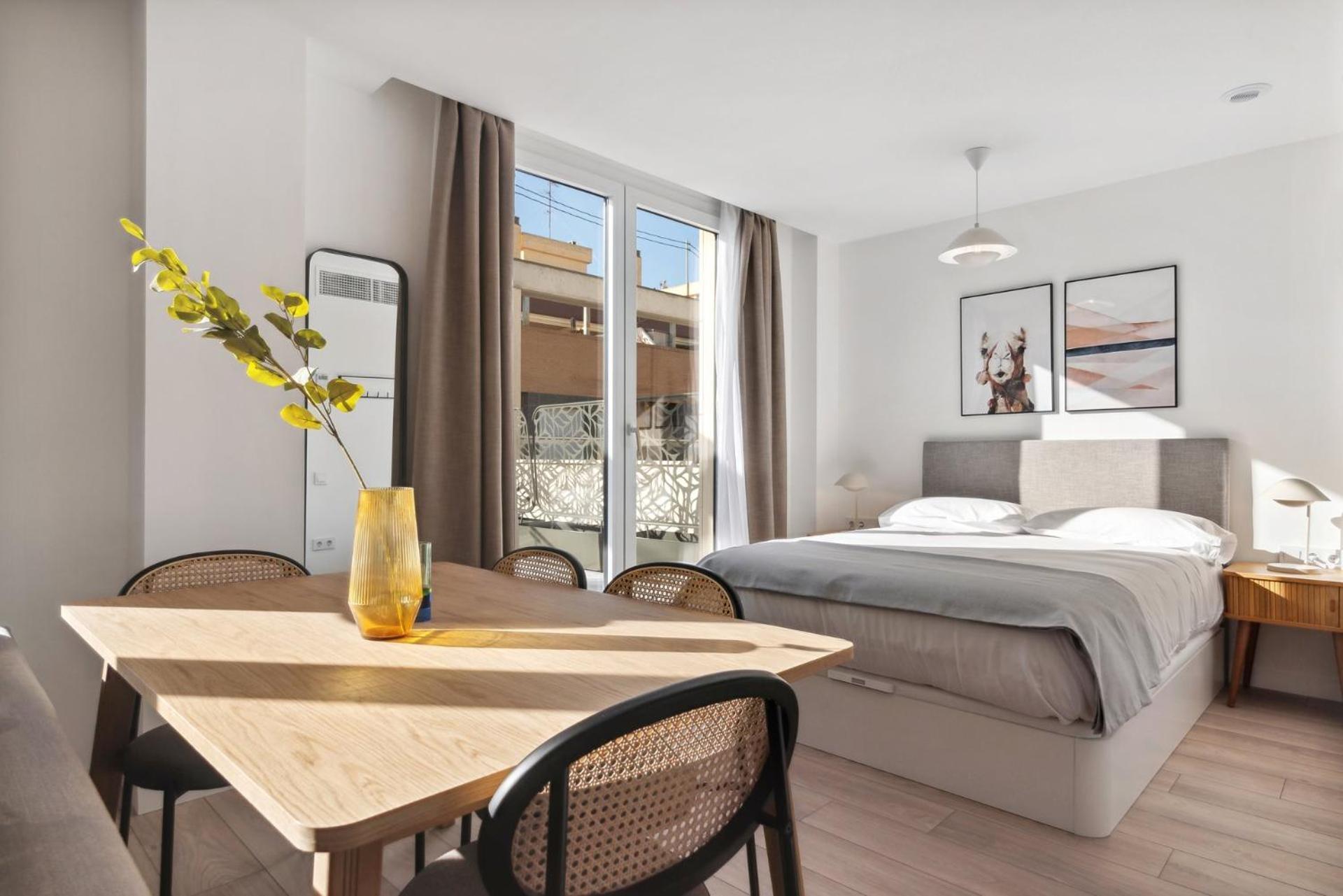 Limehome Valencia Carrer Del Pare Palau I Quer Zewnętrze zdjęcie