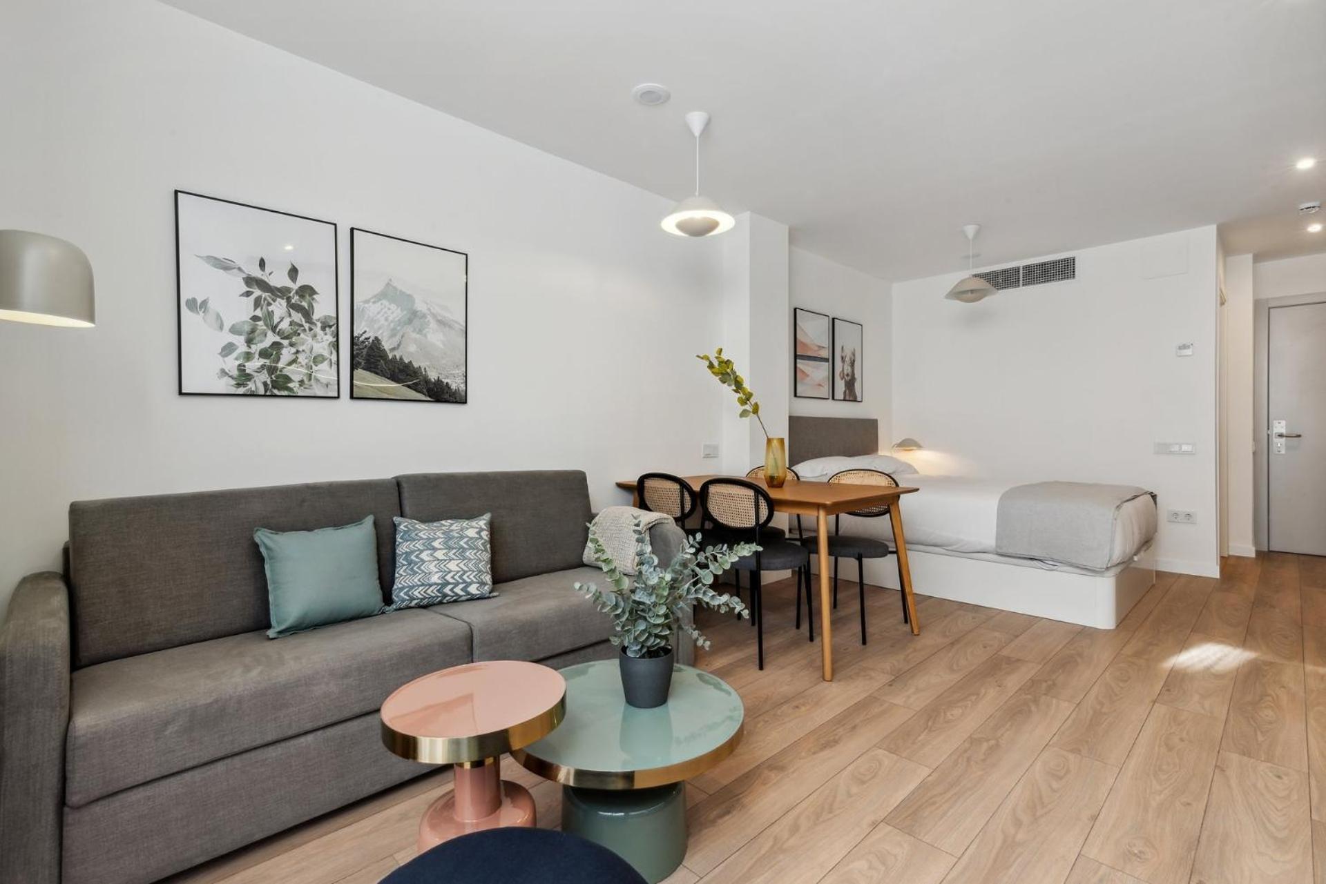 Limehome Valencia Carrer Del Pare Palau I Quer Zewnętrze zdjęcie