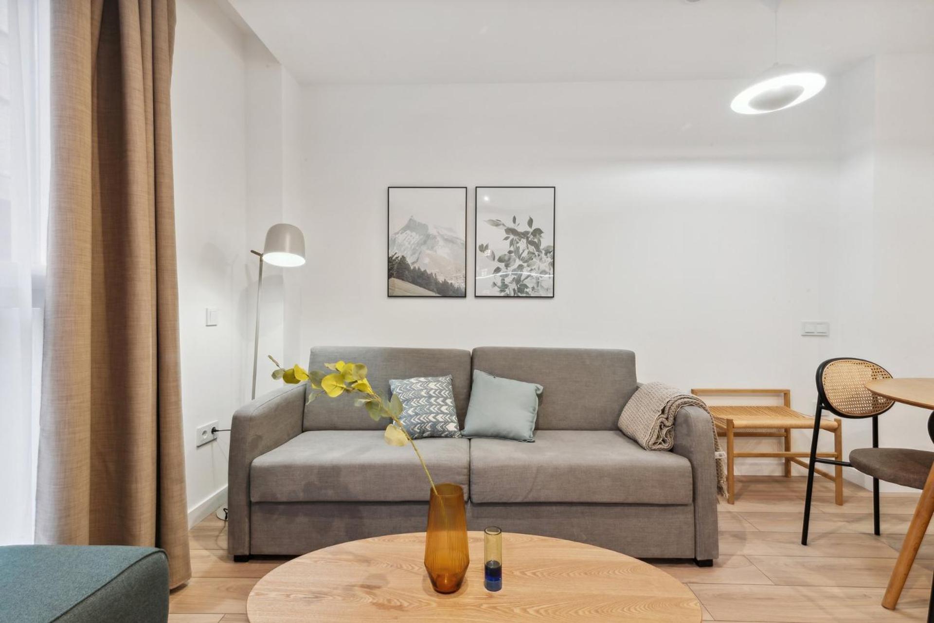 Limehome Valencia Carrer Del Pare Palau I Quer Zewnętrze zdjęcie