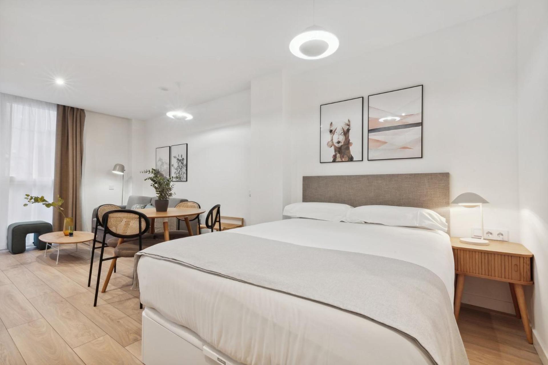 Limehome Valencia Carrer Del Pare Palau I Quer Zewnętrze zdjęcie