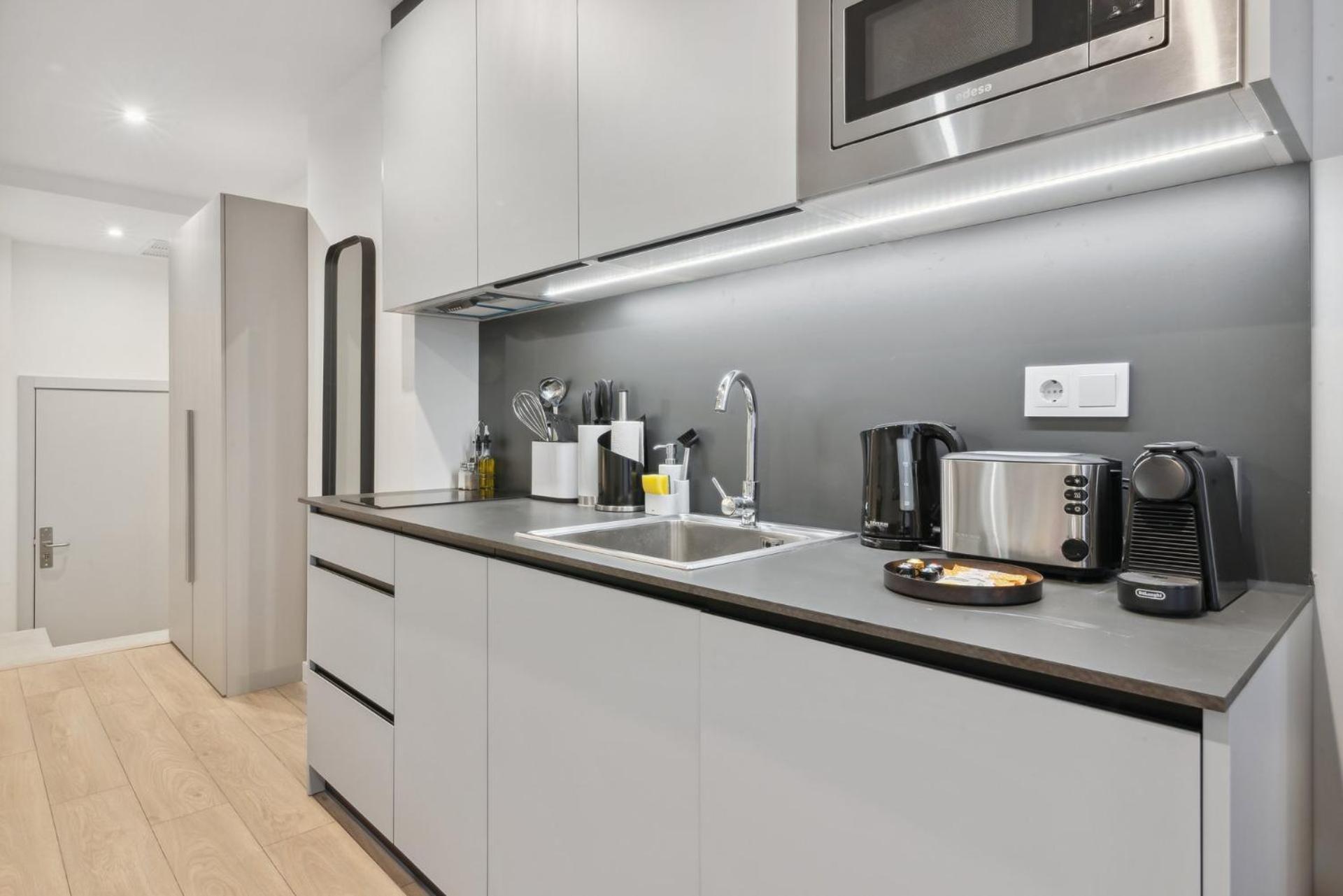 Limehome Valencia Carrer Del Pare Palau I Quer Zewnętrze zdjęcie
