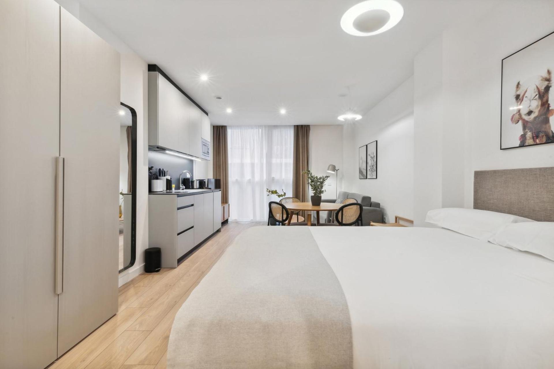 Limehome Valencia Carrer Del Pare Palau I Quer Zewnętrze zdjęcie