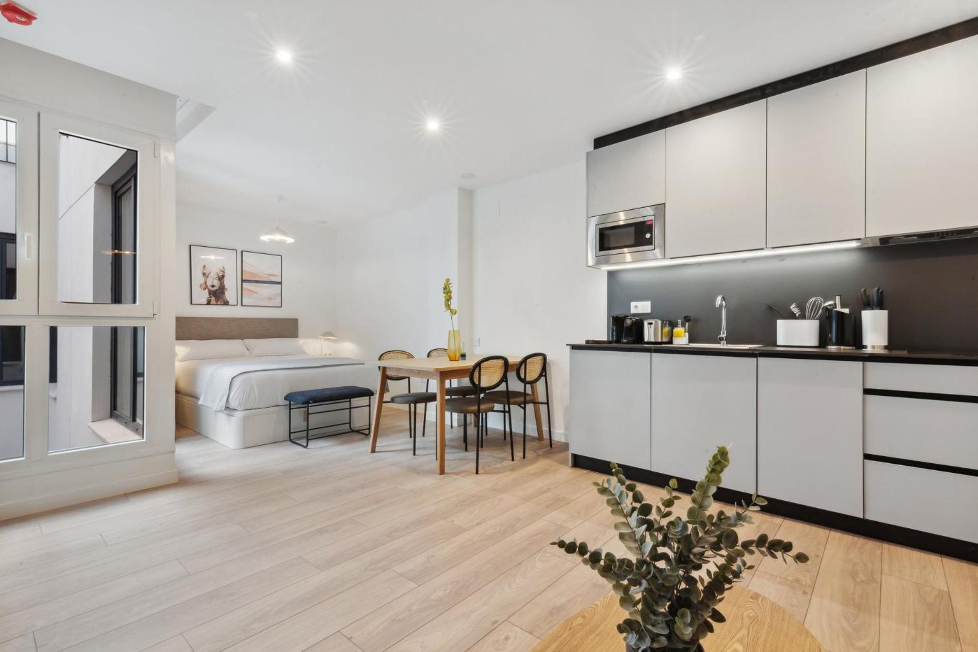Limehome Valencia Carrer Del Pare Palau I Quer Zewnętrze zdjęcie
