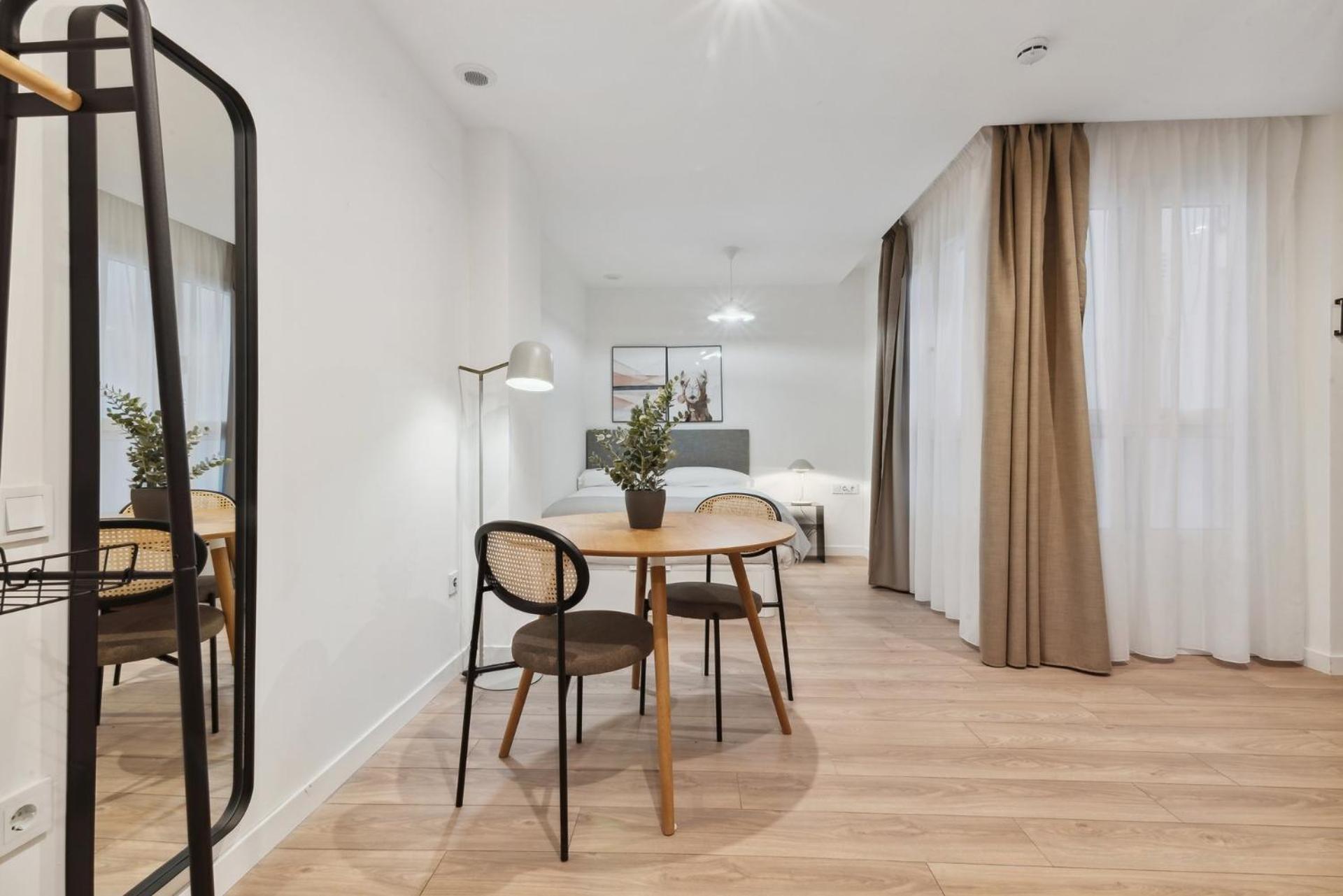 Limehome Valencia Carrer Del Pare Palau I Quer Zewnętrze zdjęcie