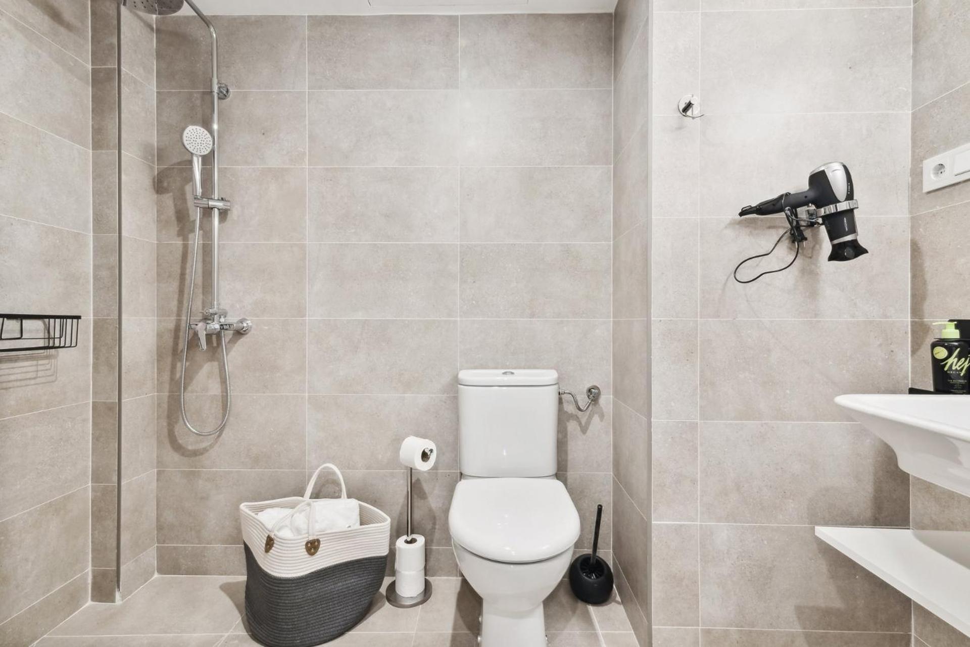 Limehome Valencia Carrer Del Pare Palau I Quer Zewnętrze zdjęcie